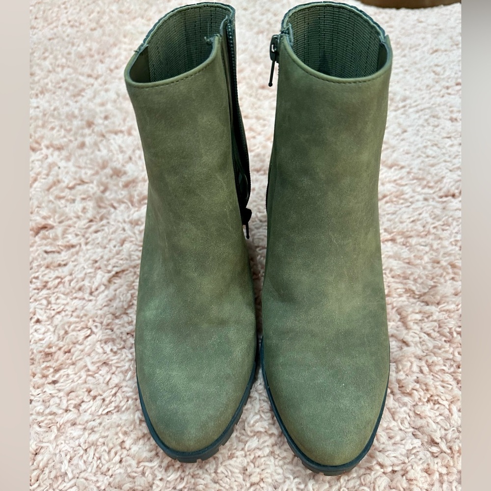 NEW Suede Boots Olive